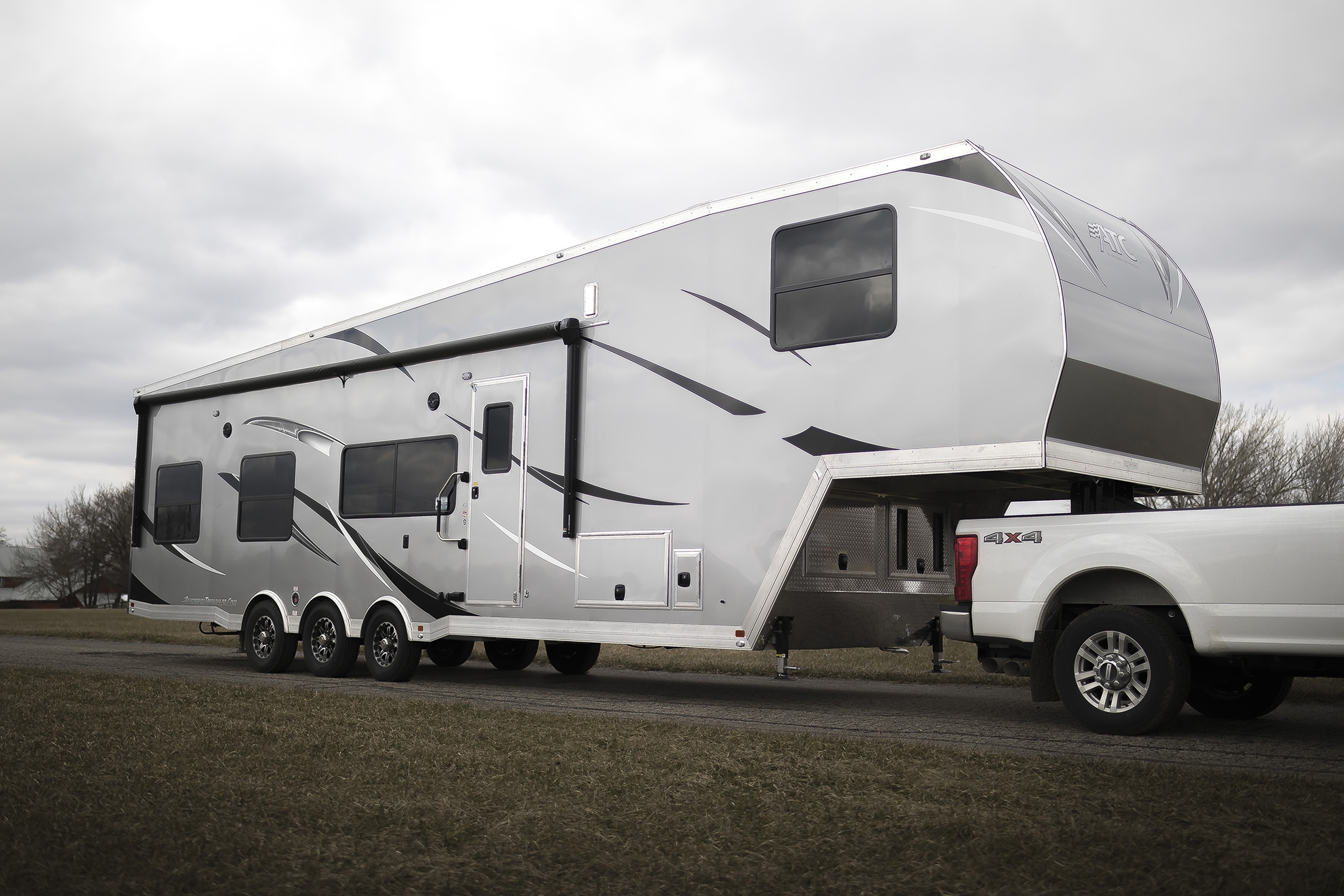 Best 2024 Fifth Wheel Toy Haulers Australia - Evita Janette