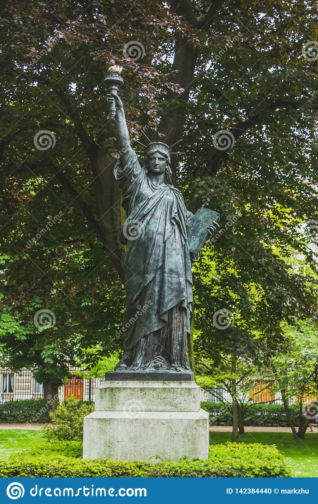 8 Photos Statue Of Liberty Luxembourg Gardens And Review ...